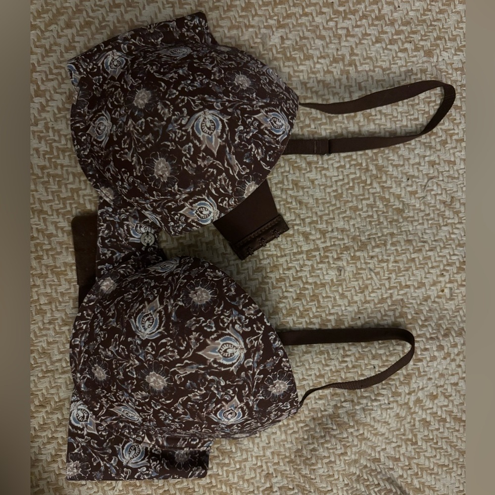Bras - Picture 3 of 5